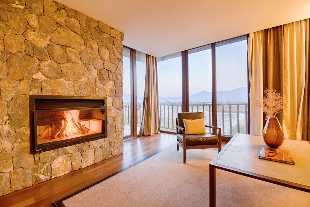 Grace Cafayate Ξενοδοχείο Εξωτερικό φωτογραφία A suite at The Lodge at Blue Sky