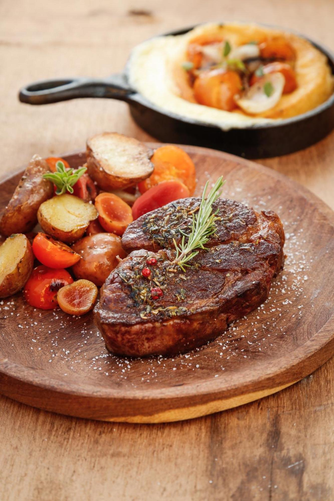 Grace Cafayate Ξενοδοχείο Εξωτερικό φωτογραφία A steak with vegetables